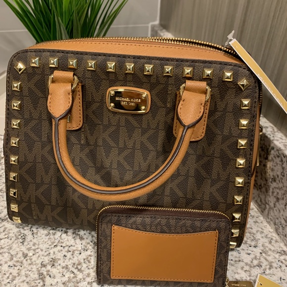 Michael Kors Purse and Wallet Bundle - Picture 3 of 6